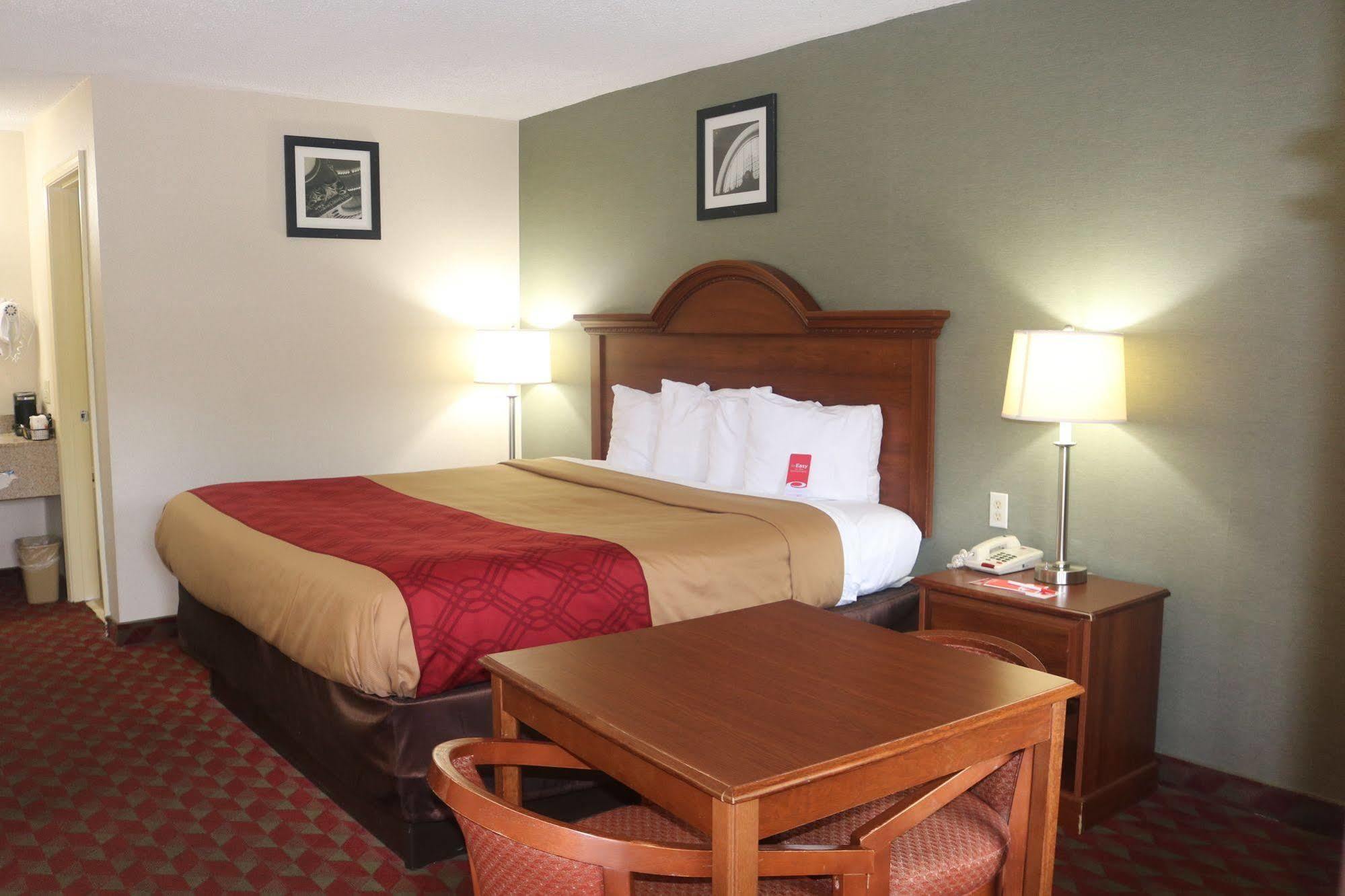 Econo Lodge Huntington - Barboursville University Area Zewnętrze zdjęcie