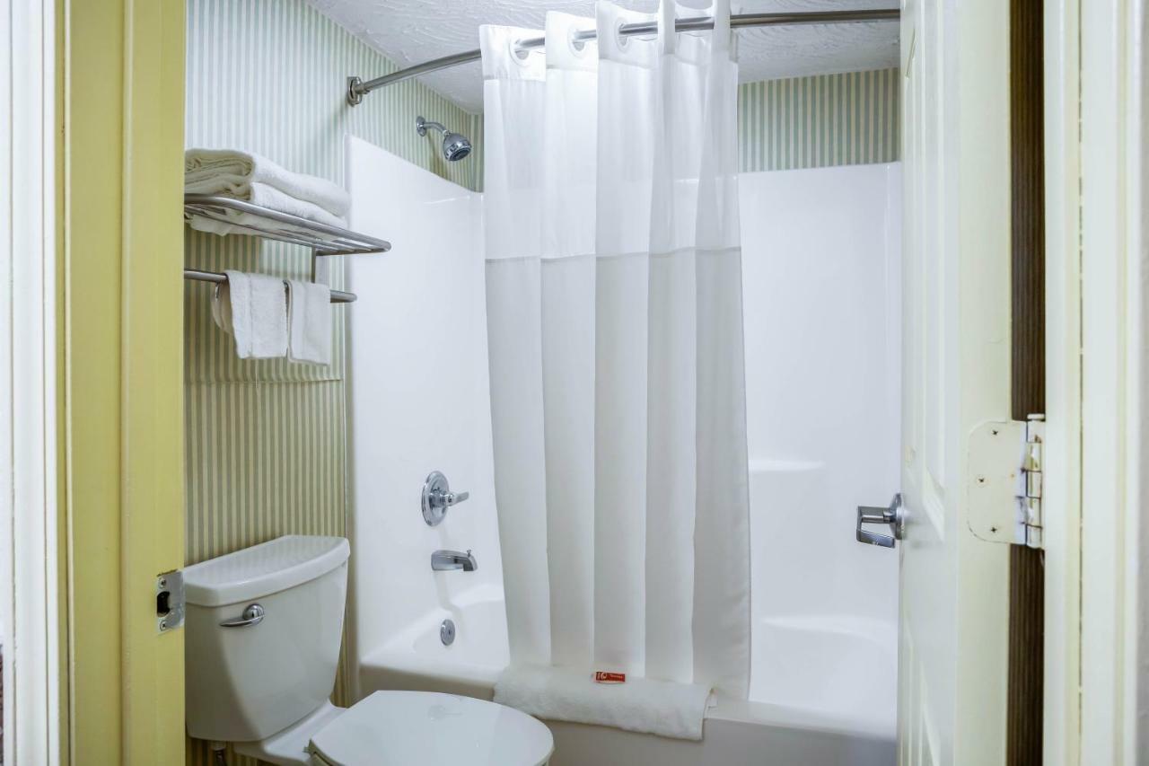 Econo Lodge Huntington - Barboursville University Area Zewnętrze zdjęcie